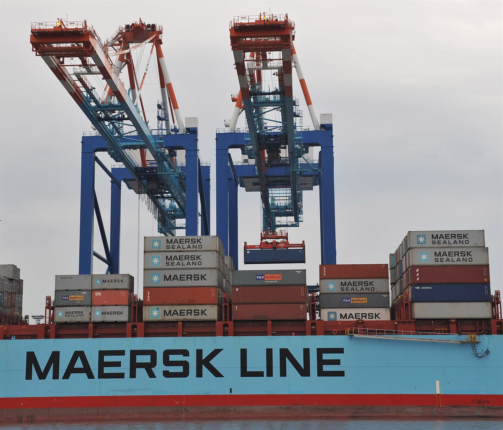 Container im Umschlagterminal